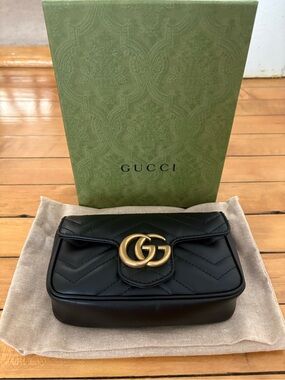 Authentic Gucci Marmont Super Mini in Black